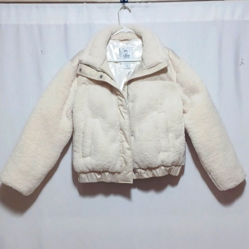 Abercrombie & Fitch Cream Puffer Jacket